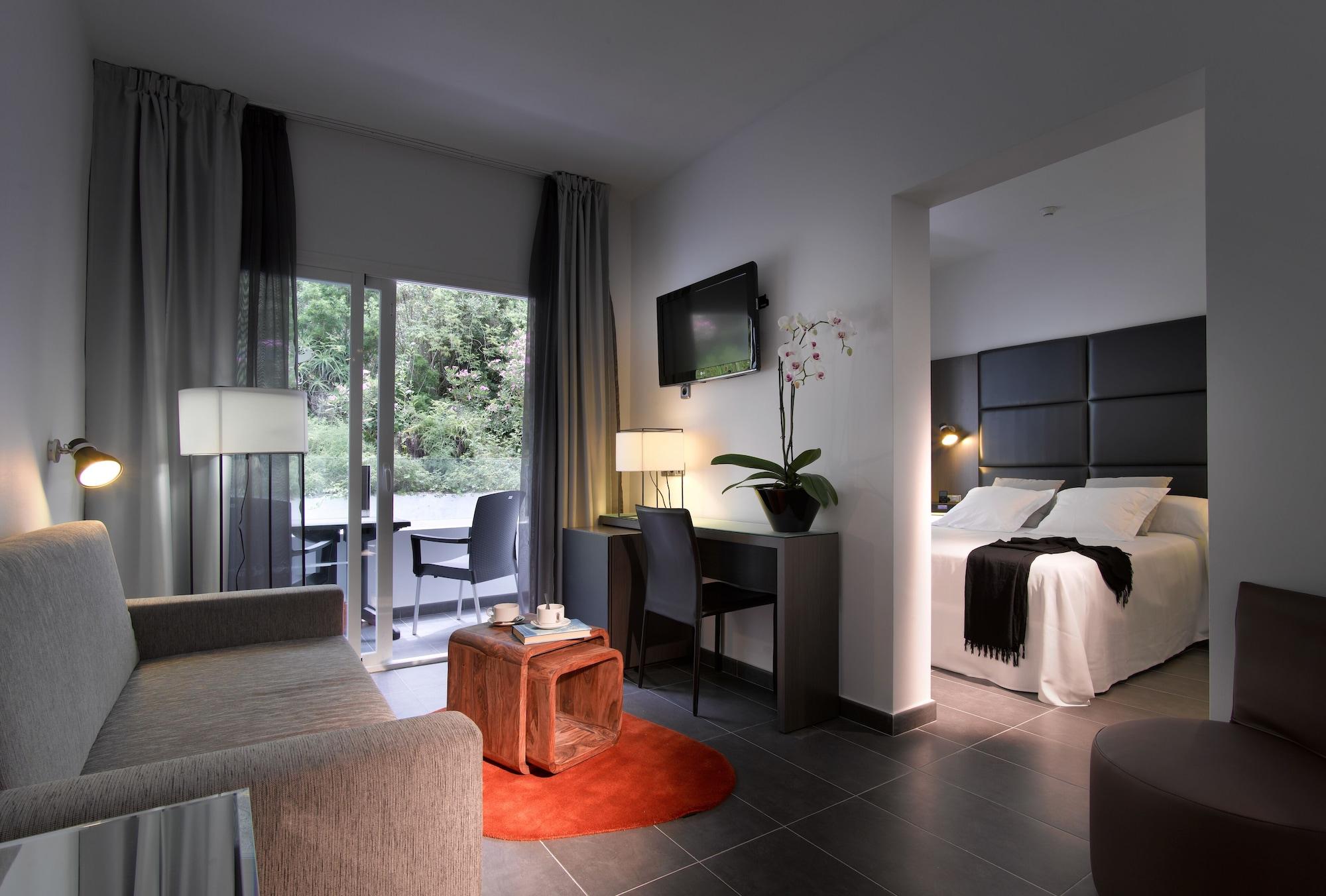 Palladium Hotel Cala Llonga - Adults Only ภายนอก รูปภาพ