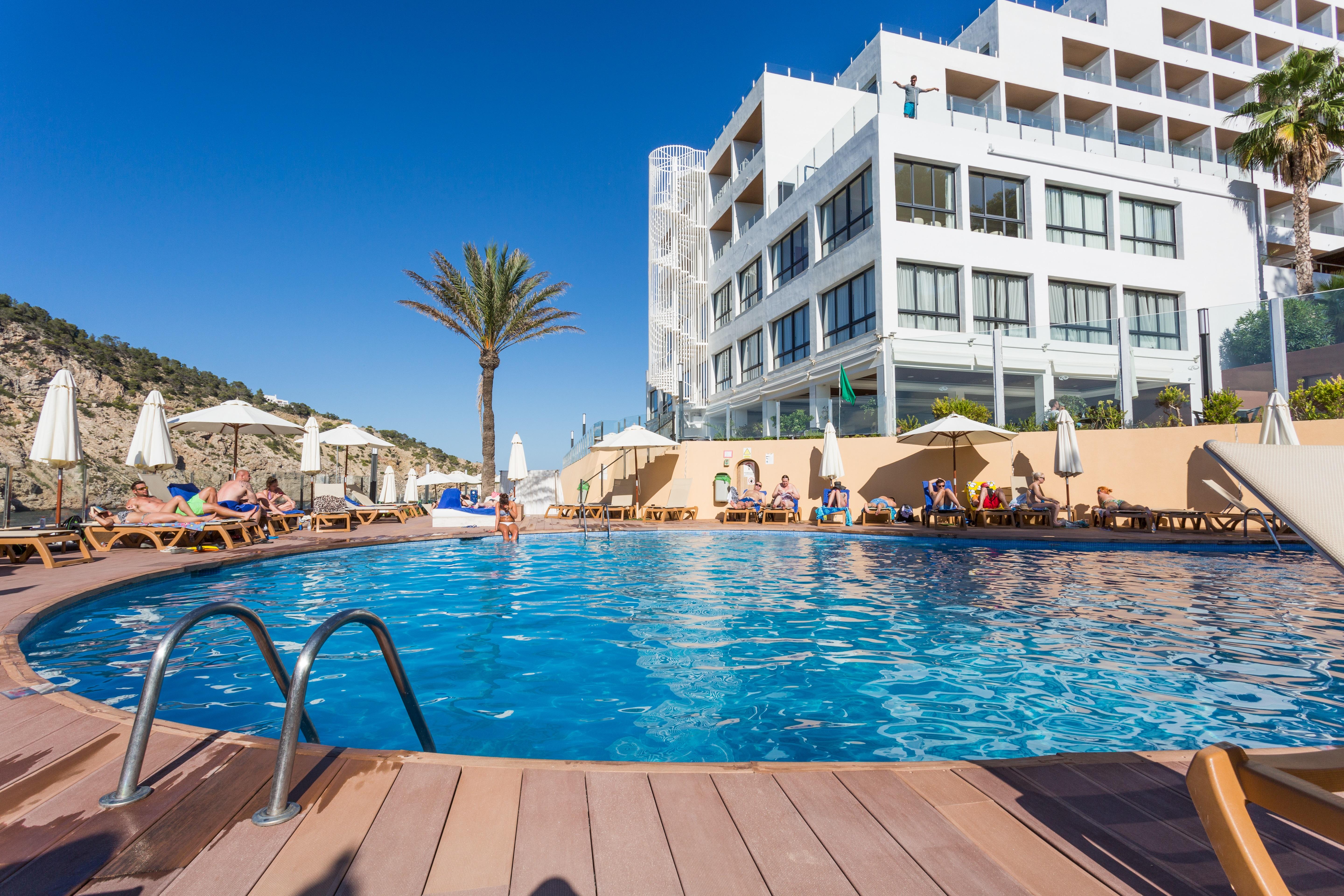 Palladium Hotel Cala Llonga - Adults Only ภายนอก รูปภาพ