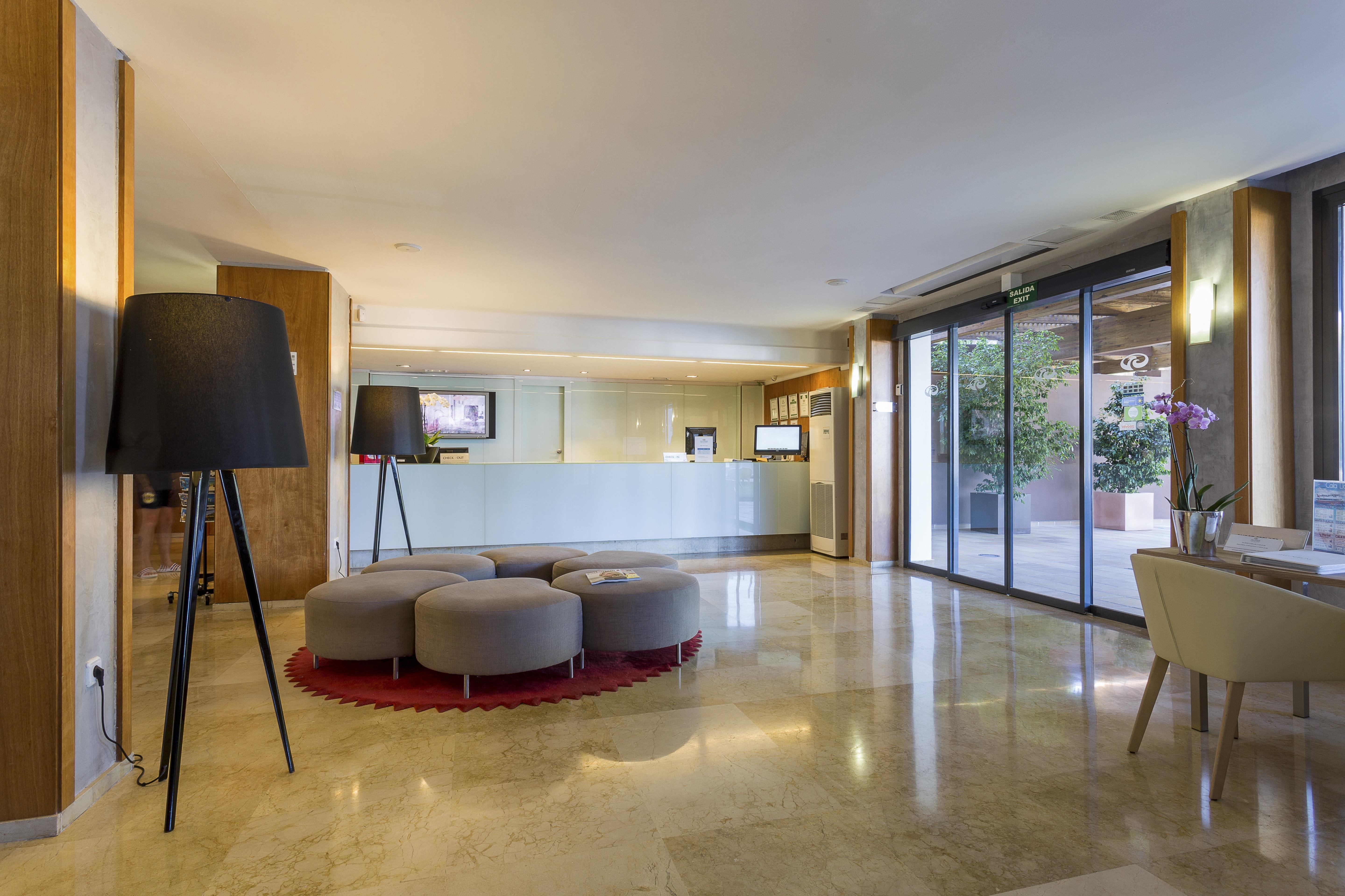 Palladium Hotel Cala Llonga - Adults Only ภายนอก รูปภาพ