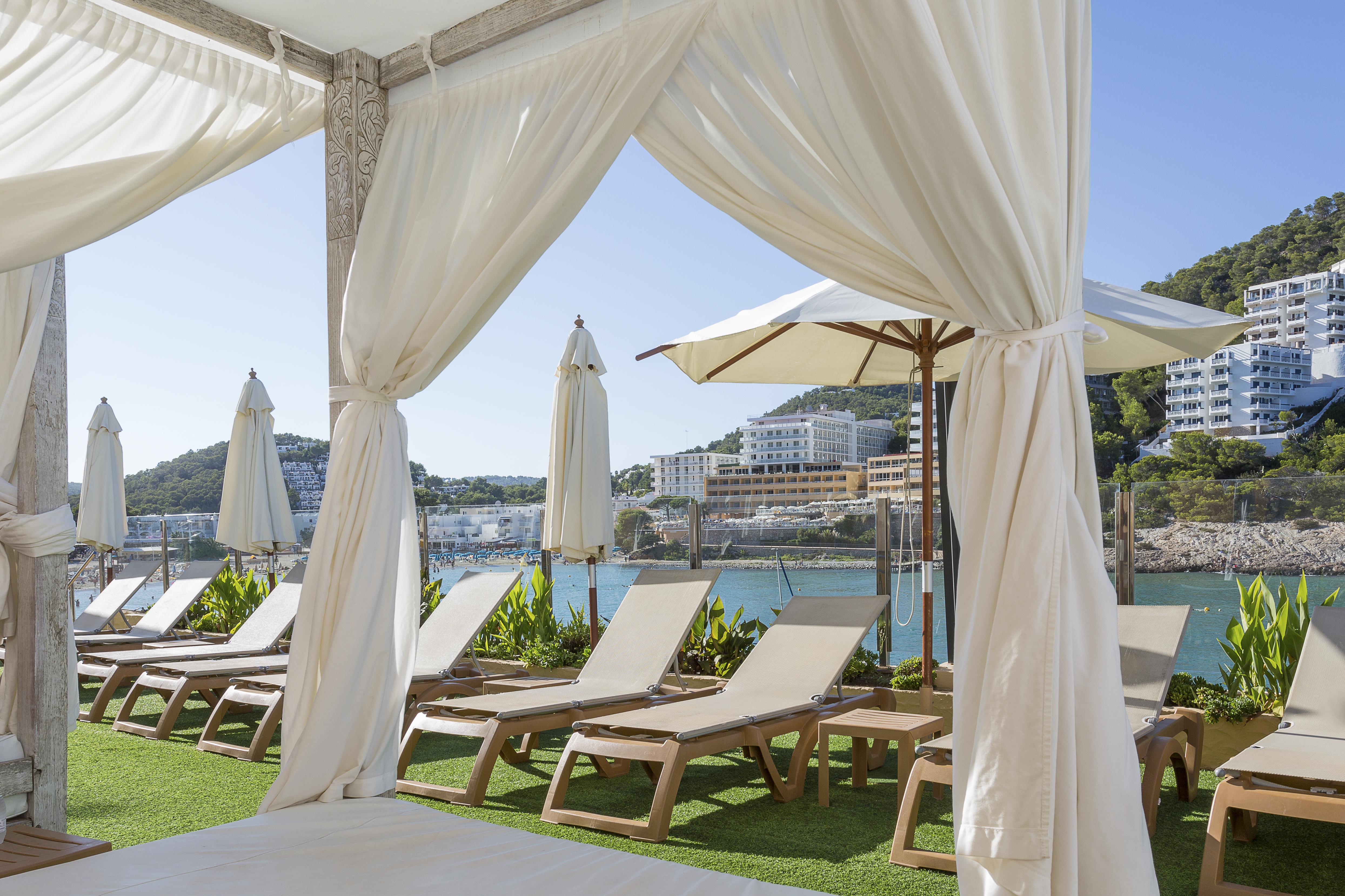 Palladium Hotel Cala Llonga - Adults Only ภายนอก รูปภาพ