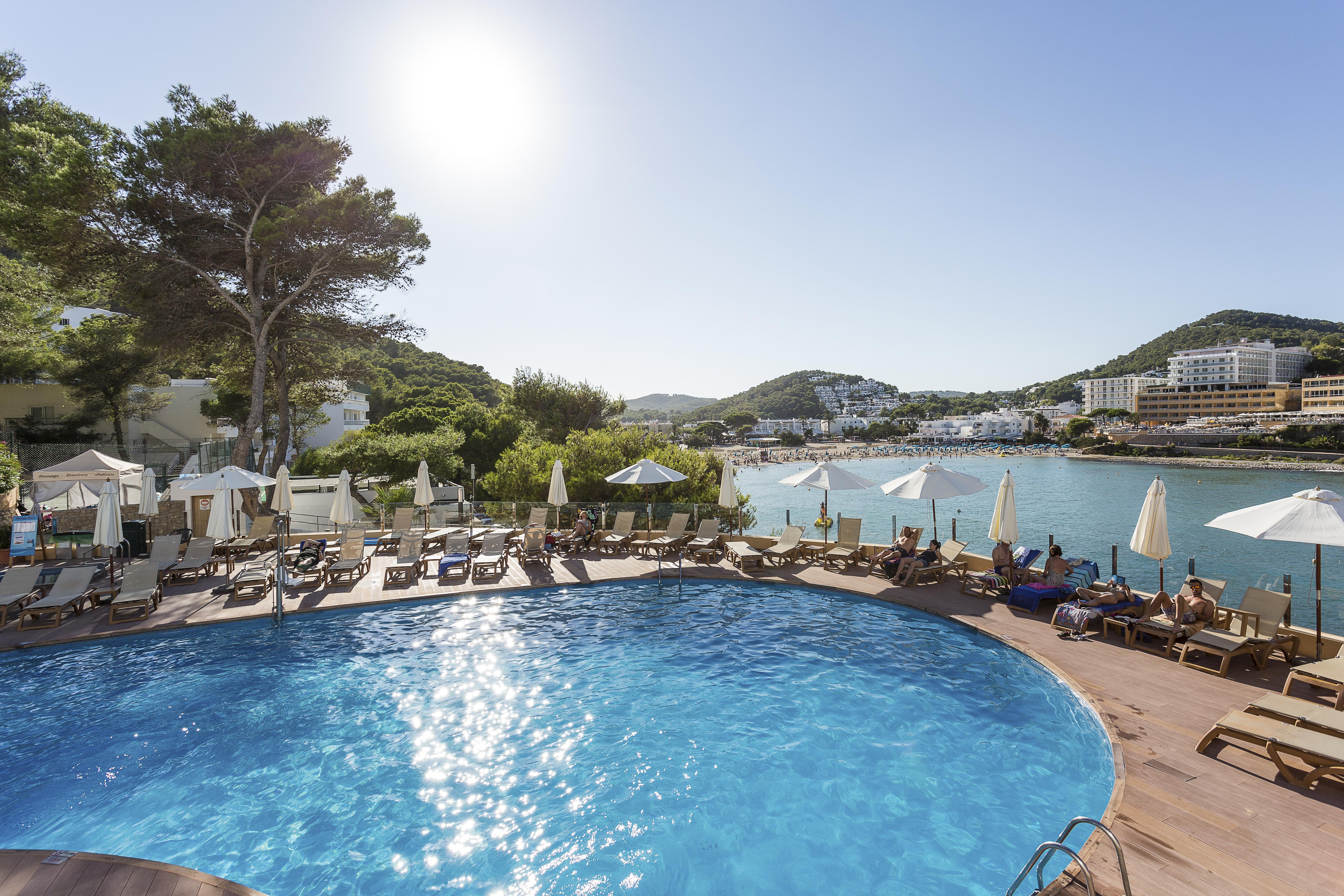 Palladium Hotel Cala Llonga - Adults Only ภายนอก รูปภาพ