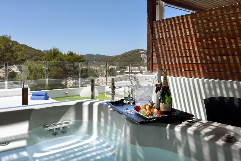 Palladium Hotel Cala Llonga - Adults Only ภายนอก รูปภาพ